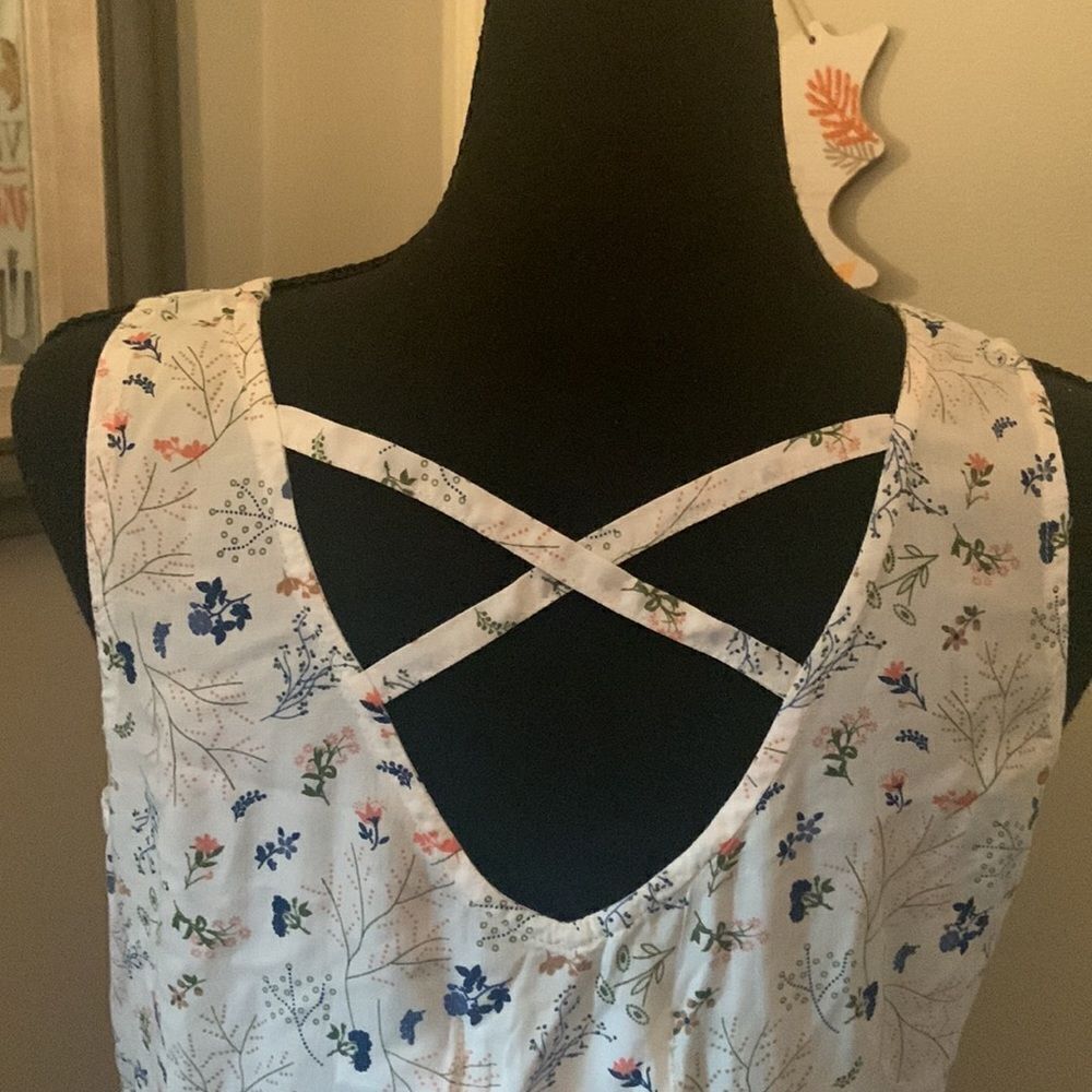 Aventura Laney Floral Patchwork Sleeveless Sundress in a women's size small - Picture 11 of 16